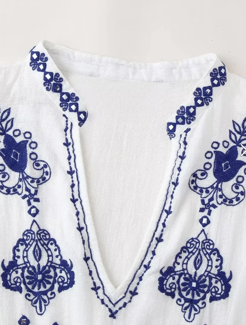 Haut brodé à manches longues femme