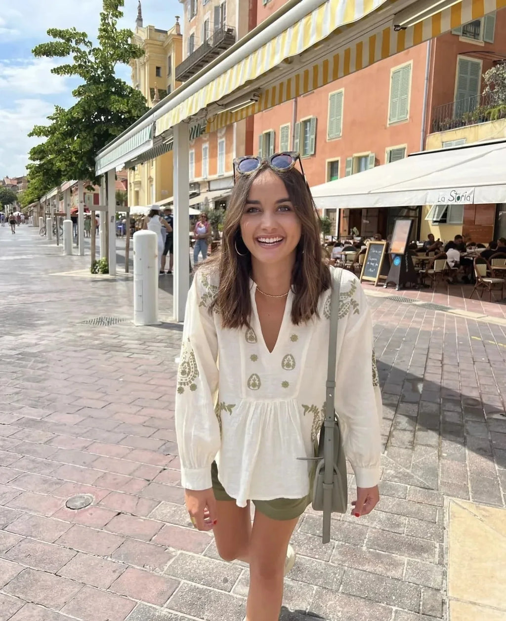 haut brodé a manche longue