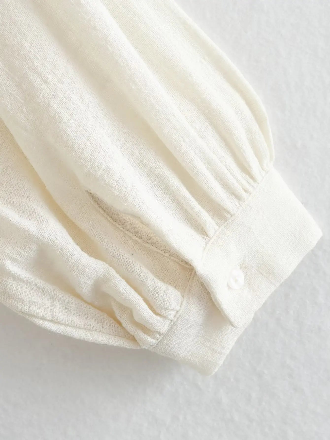 haut brodé a manche longue