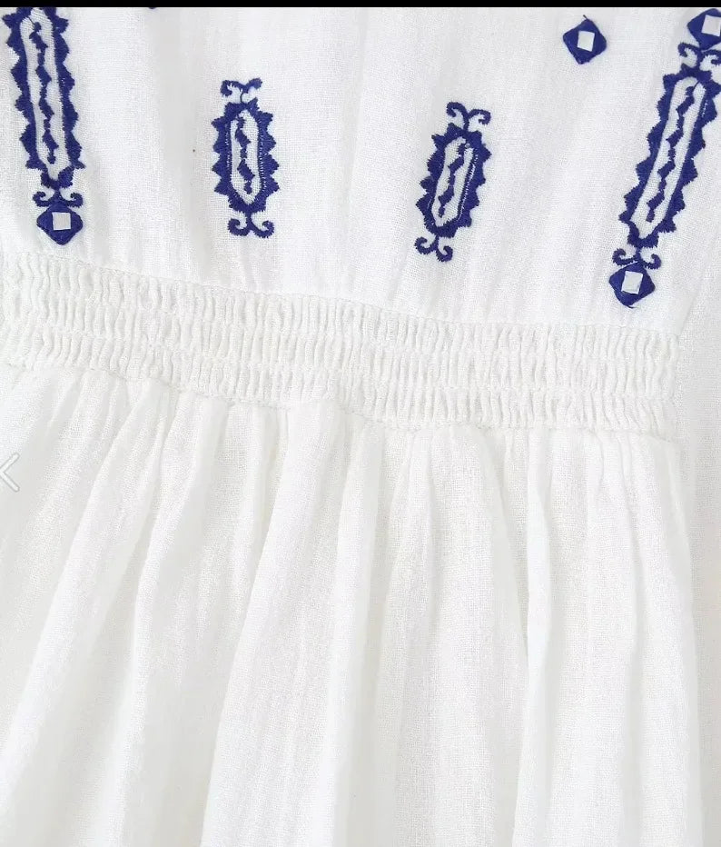 Haut brodé à manches longues femme